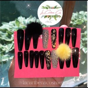 Black and Gold Press-on Nails